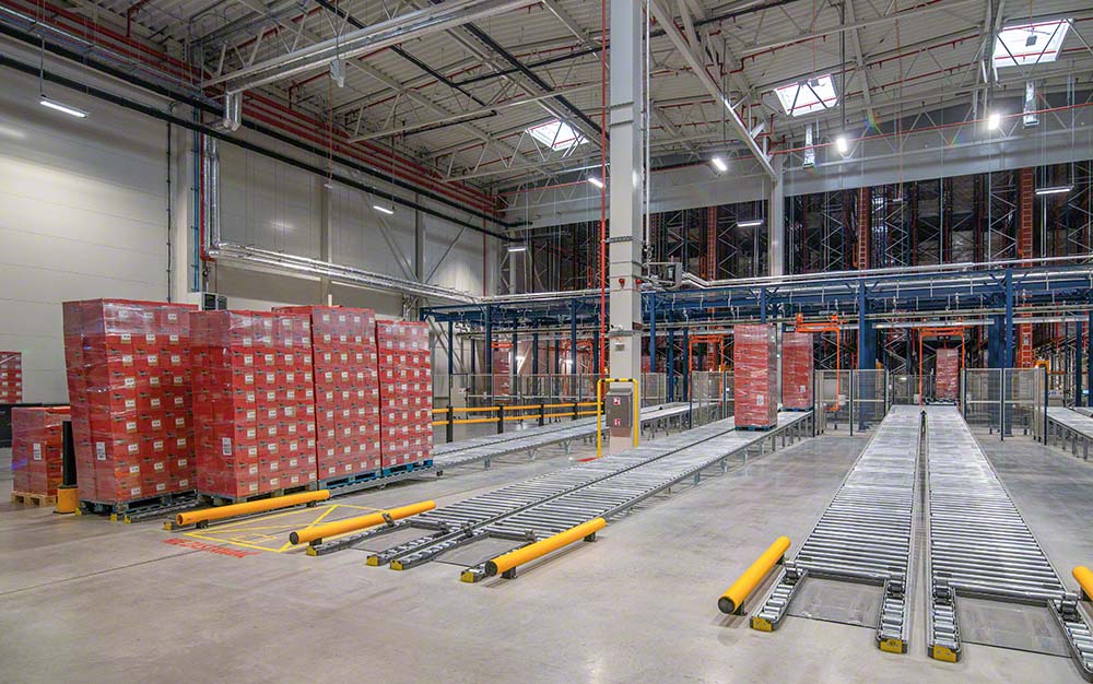 Easy WMS contrôle les mouvements des transstockeurs pour palettes de PepsiCo