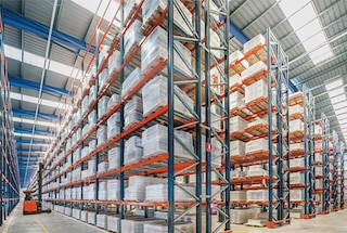 Selective pallet racking offers multiple advantages, including direct access and great versatility