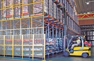 De lagere niveaus van het Pallet Shuttle systeem kunnen worden ingericht voor dynamisch orderpicking
