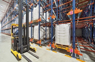 Met het Pallet Shuttle systeem kunnen ook big bags worden opgeslagen