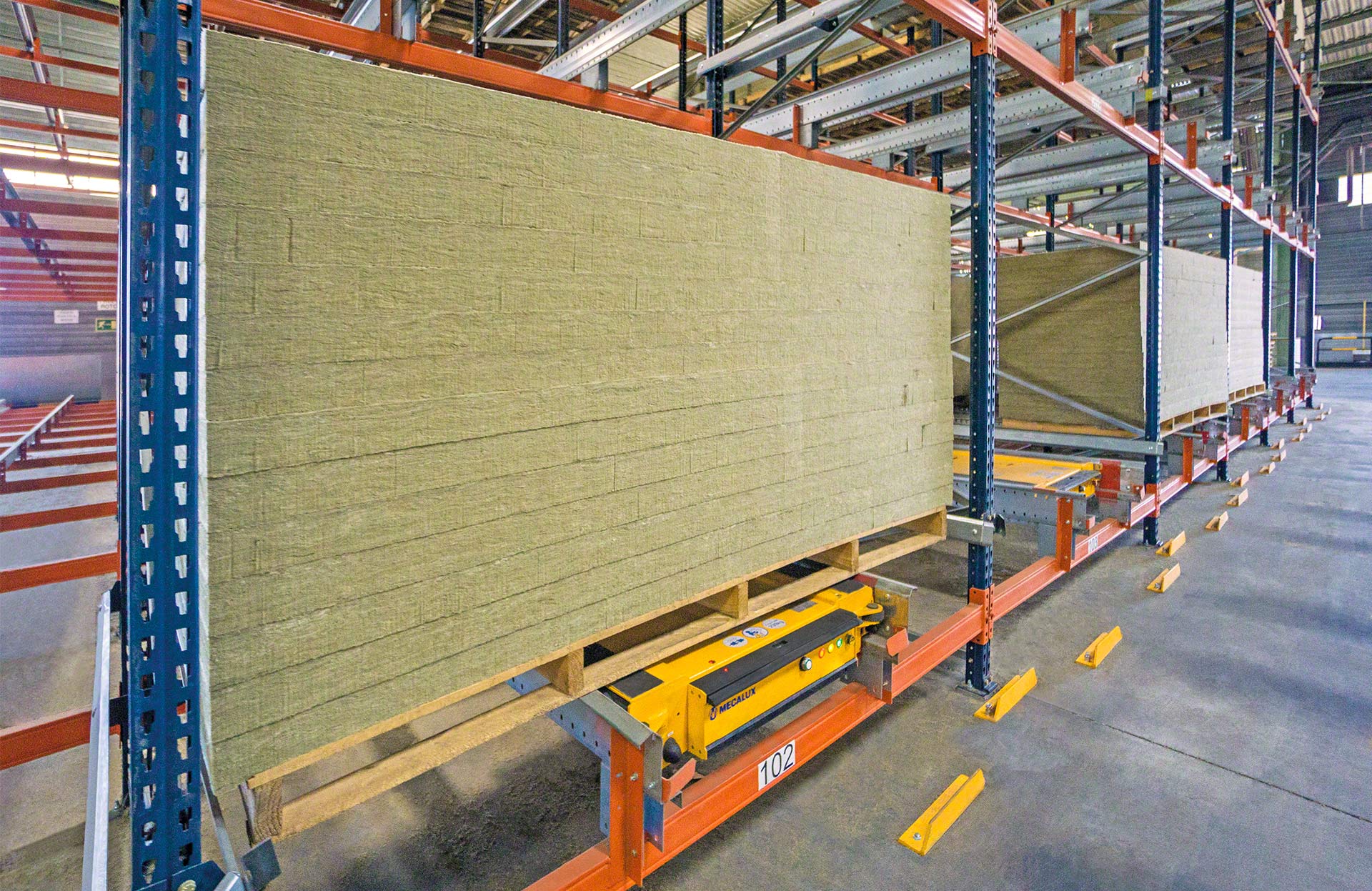 De afmetingen van de Pallet Shuttle stellingen kunnen worden aangepast aan grote ladingen