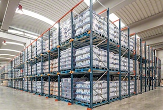 Le rack par accumulation permet une gestion FIFO ou LIFO des marchandises