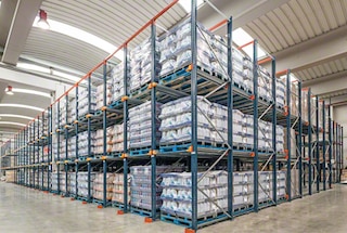 Le rack par accumulation permet une gestion FIFO ou LIFO des marchandises