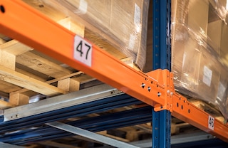 Les témoins de présence indiquent si le canal dispose d’emplacements libres Les témoins de présence indiquent si le canal dispose d’emplacements libres