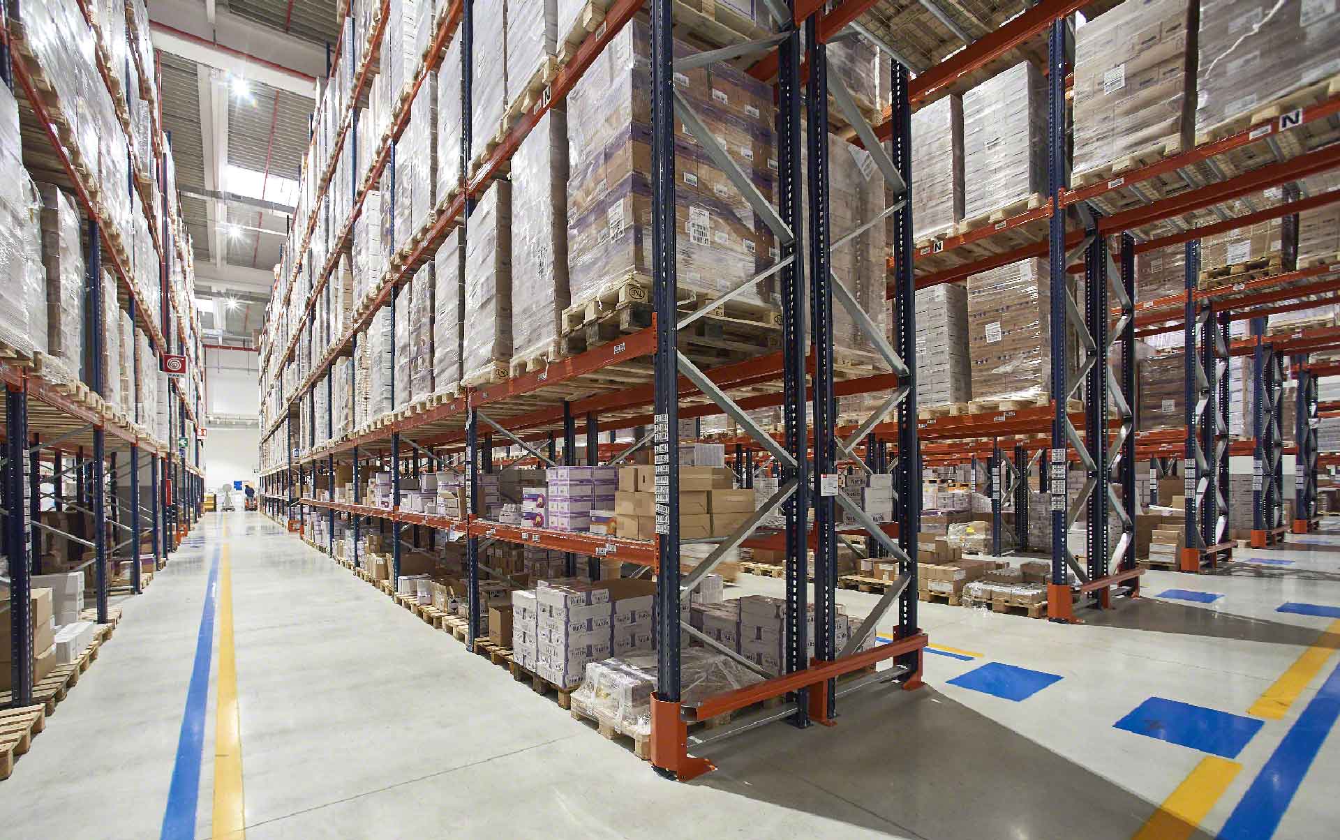 Des rayonnages antisismiques pour une entreprise 3PL Des rayonnages antisismiques pour une entreprise 3PL